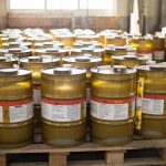 Моторное масло для грузовых двигателей в бочке: Ваш надежный выбор для тяжелых условий